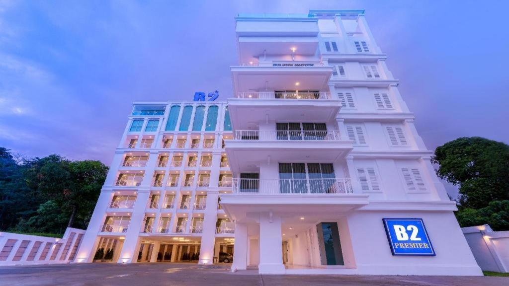 B2 Phuket Premier Hotel Patong Exterior photo